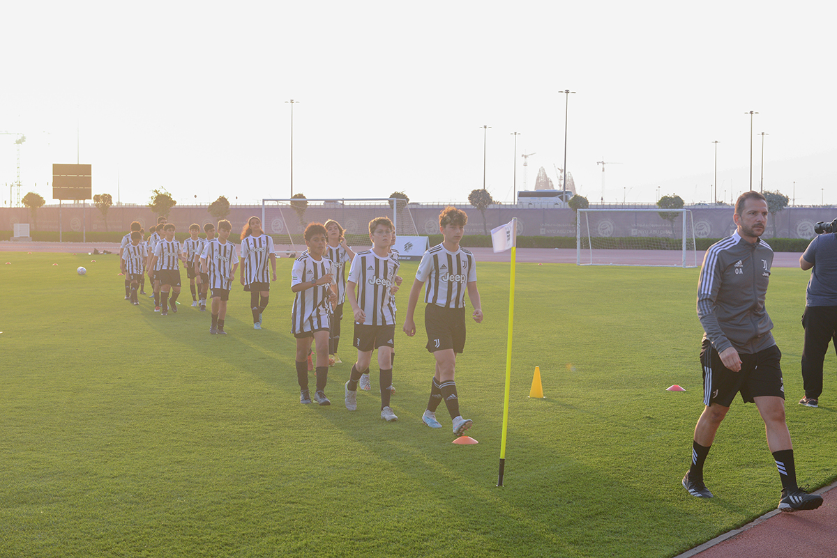 Preparations before football match